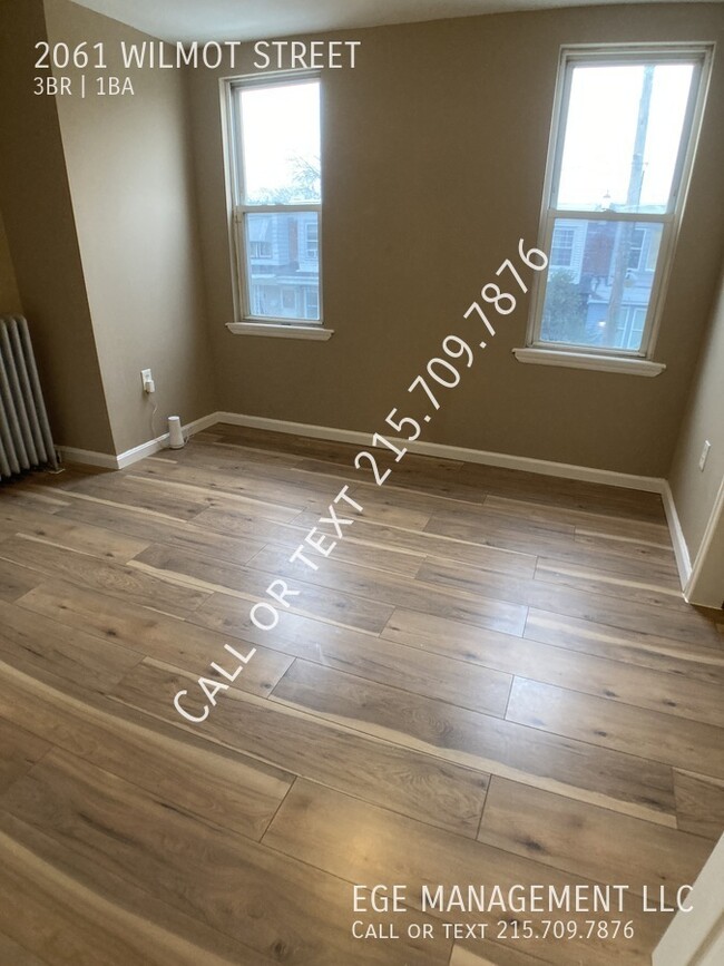 Building Photo - 2061 Wilmot St