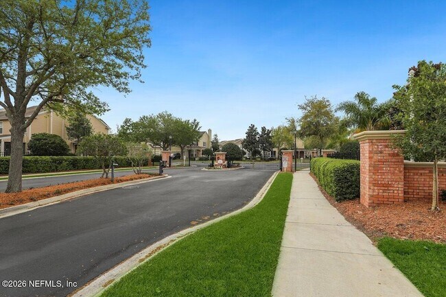 Building Photo - 11152 Castlemain Cir S