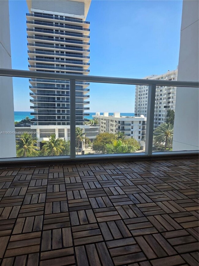 Building Photo - 5880 Collins Ave