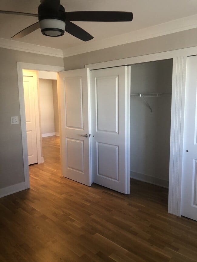 Building Photo - 5358 N Cumberland Ave