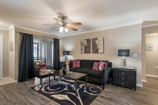 Building Photo - Parkway at Hunters Creek