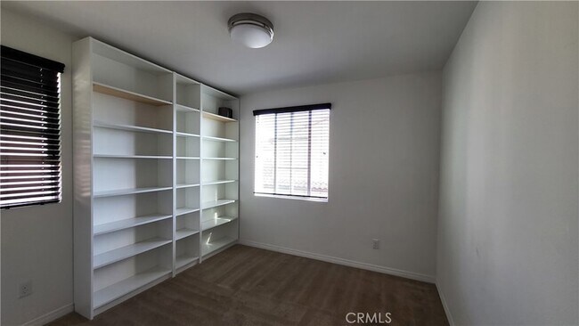 Building Photo - 89 Linden Ln