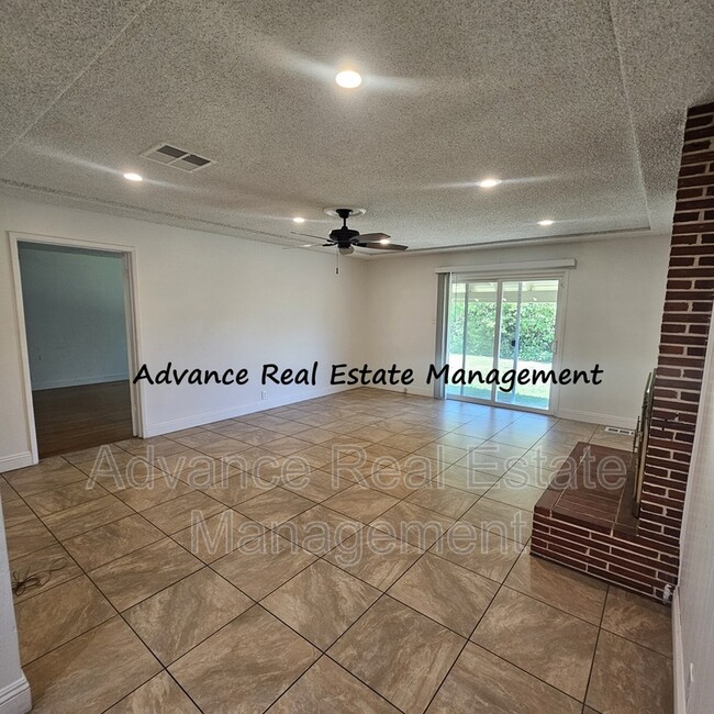 Building Photo - 6925 Chevy Chase Way