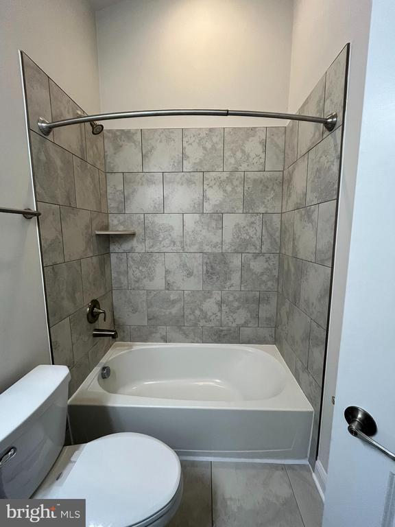 Building Photo - 1225 Fenwick Rd