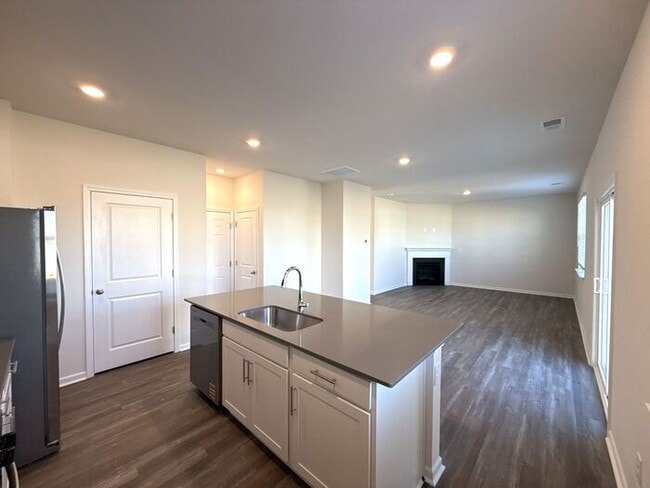 Building Photo - T. R. Lawing Realty Property