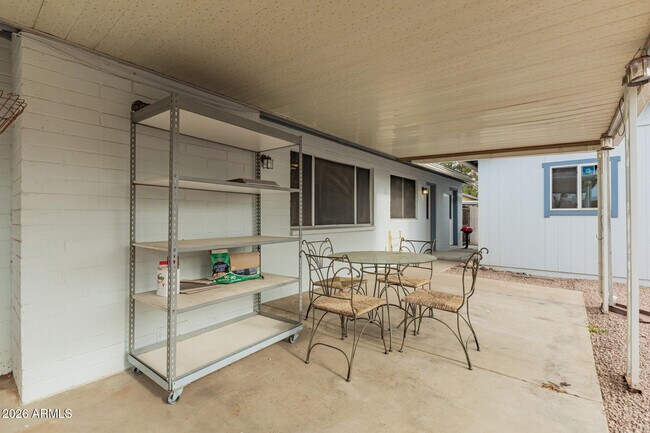 Building Photo - 3541 E Dahlia Dr