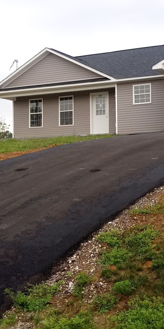 Building Photo - Single Family Home in White Pine TN