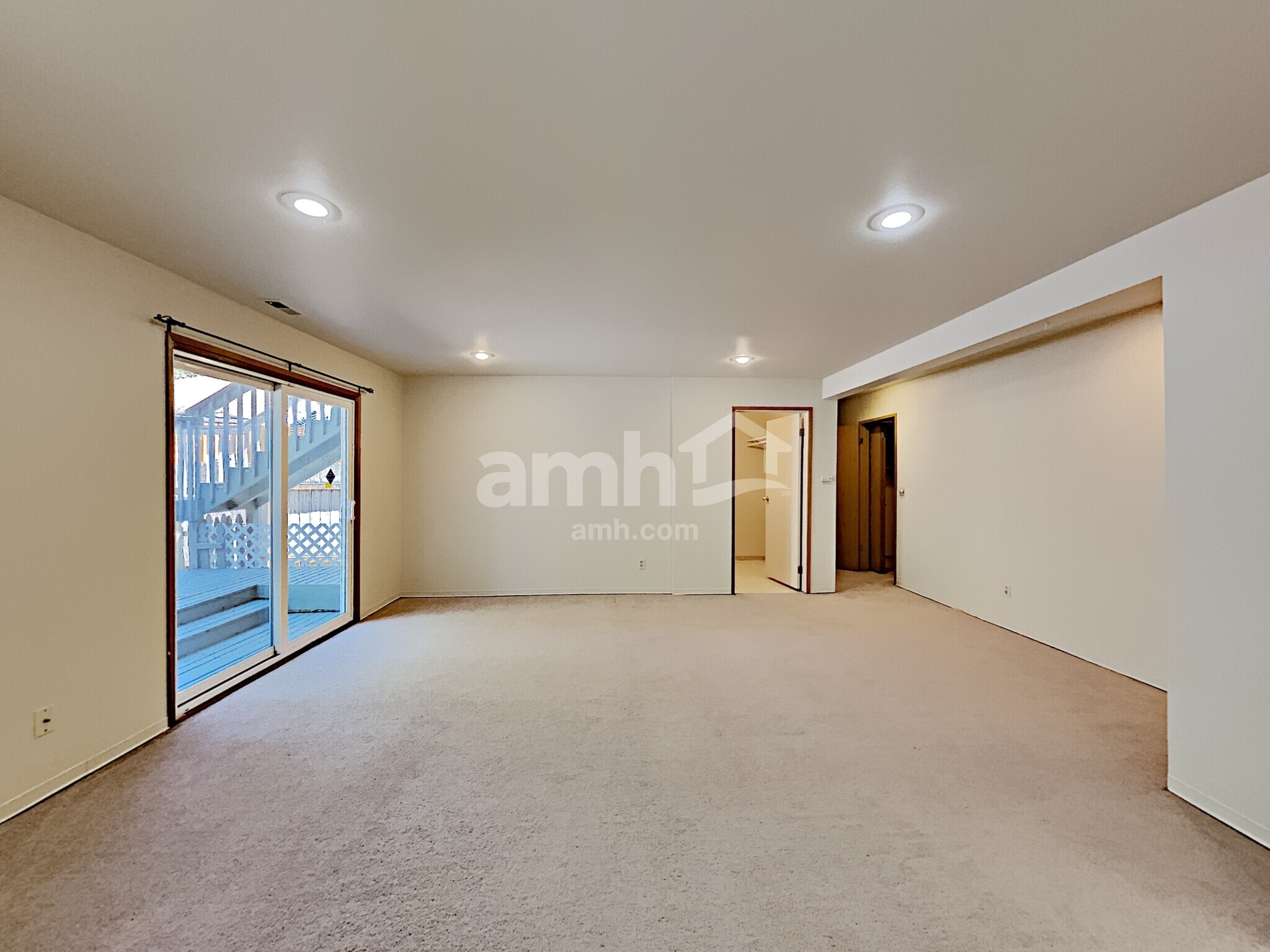 Building Photo - 2078 SE 8th Dr
