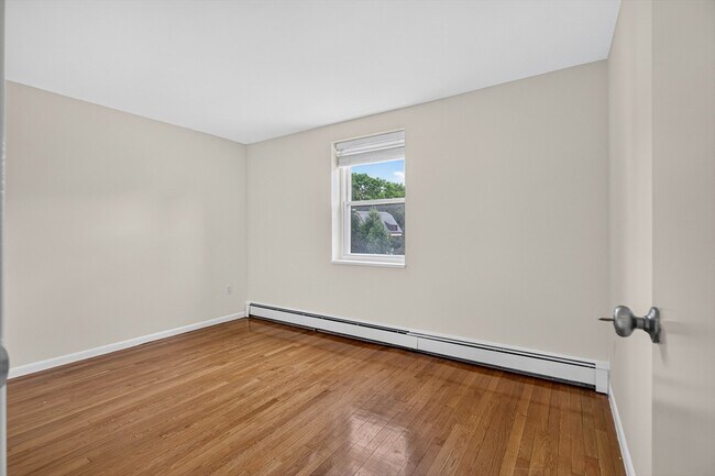 Building Photo - 190 Mt Auburn St