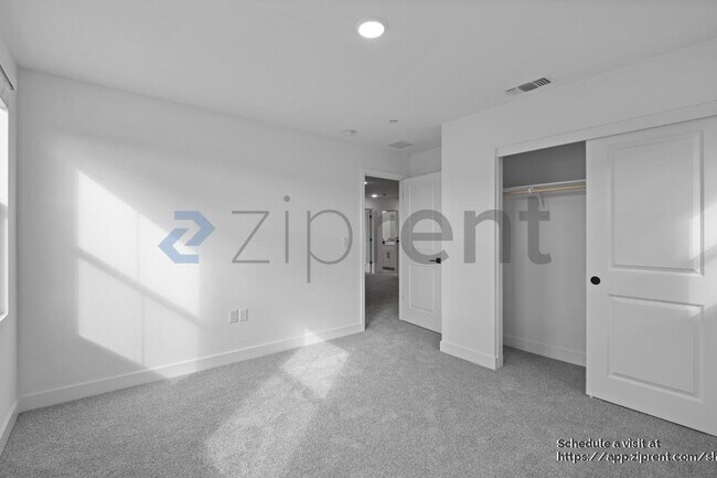 Building Photo - 365 Gold Coast Rd