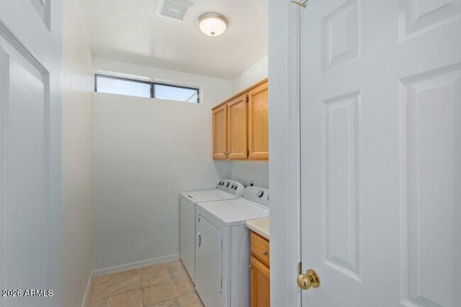 Building Photo - 7222 E Gainey Ranch Rd