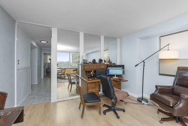Building Photo - 3950 N Lake Shore Dr
