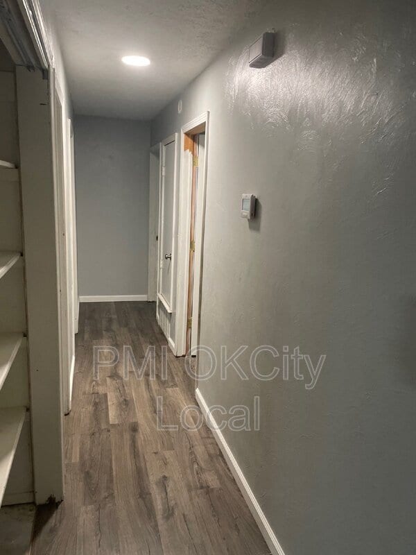 Building Photo - 3708 N Eagle Ln
