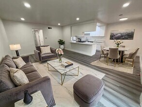 Building Photo - 10674 Holman Ave