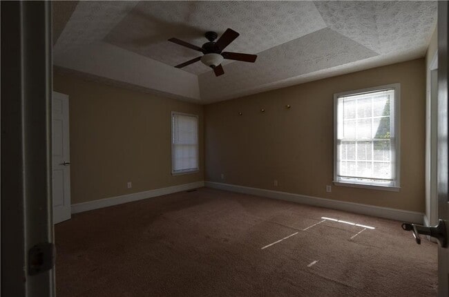 Building Photo - 79 Viola Dr