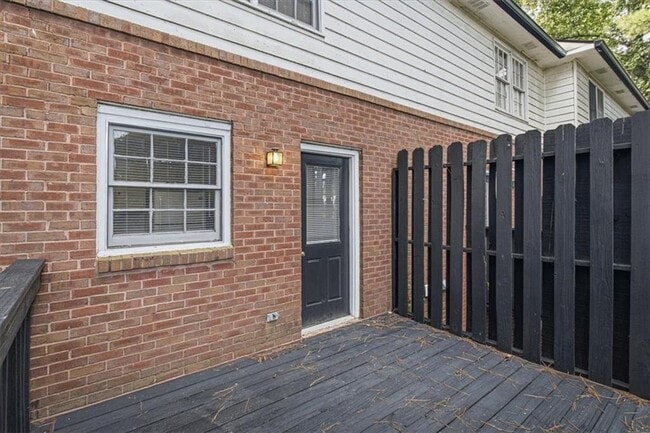Building Photo - 1337 Sweet Pine Dr