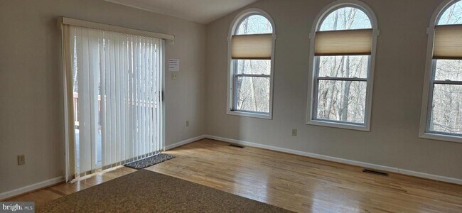 Building Photo - 10129 Peanut Mill Dr