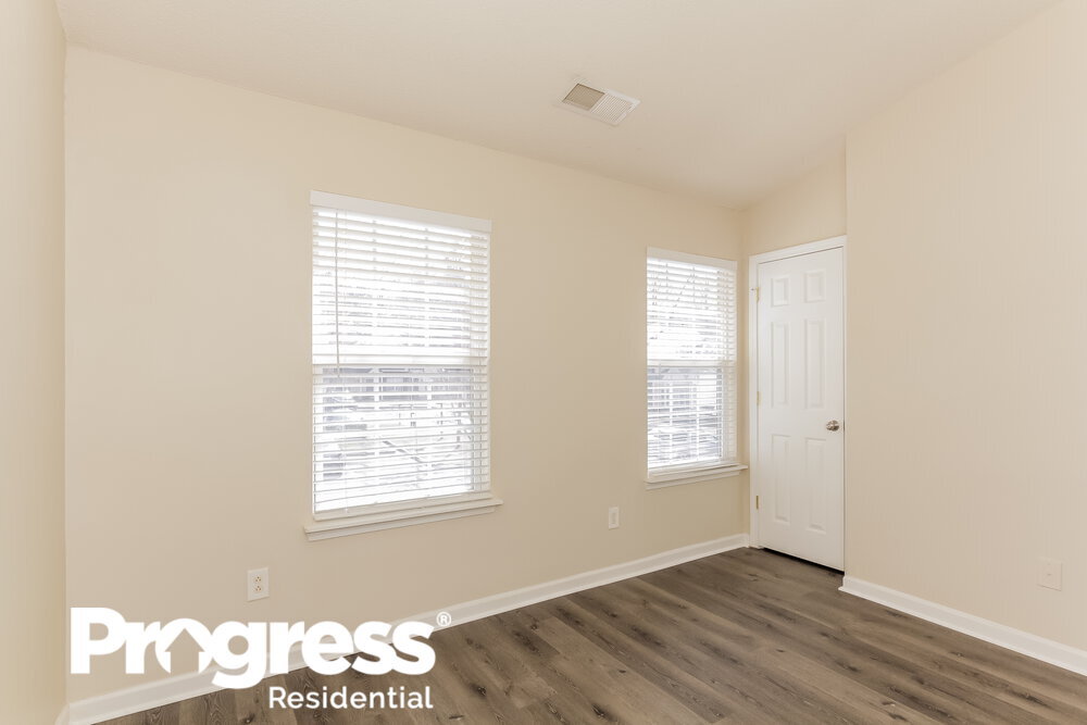 Building Photo - 17113 Greenlawn Hills Ct