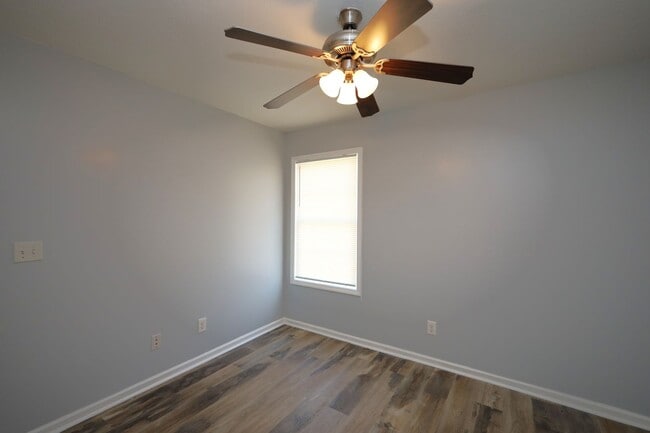 Building Photo - 1732 Eli Pl