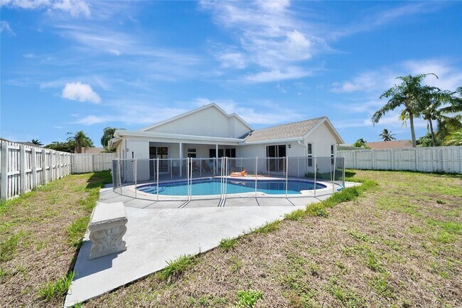 Building Photo - 22471 Grouper Ct