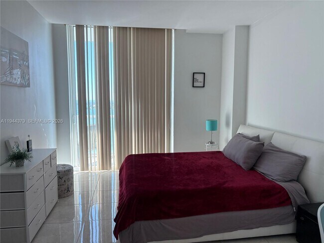 Building Photo - 218 SE 14th St