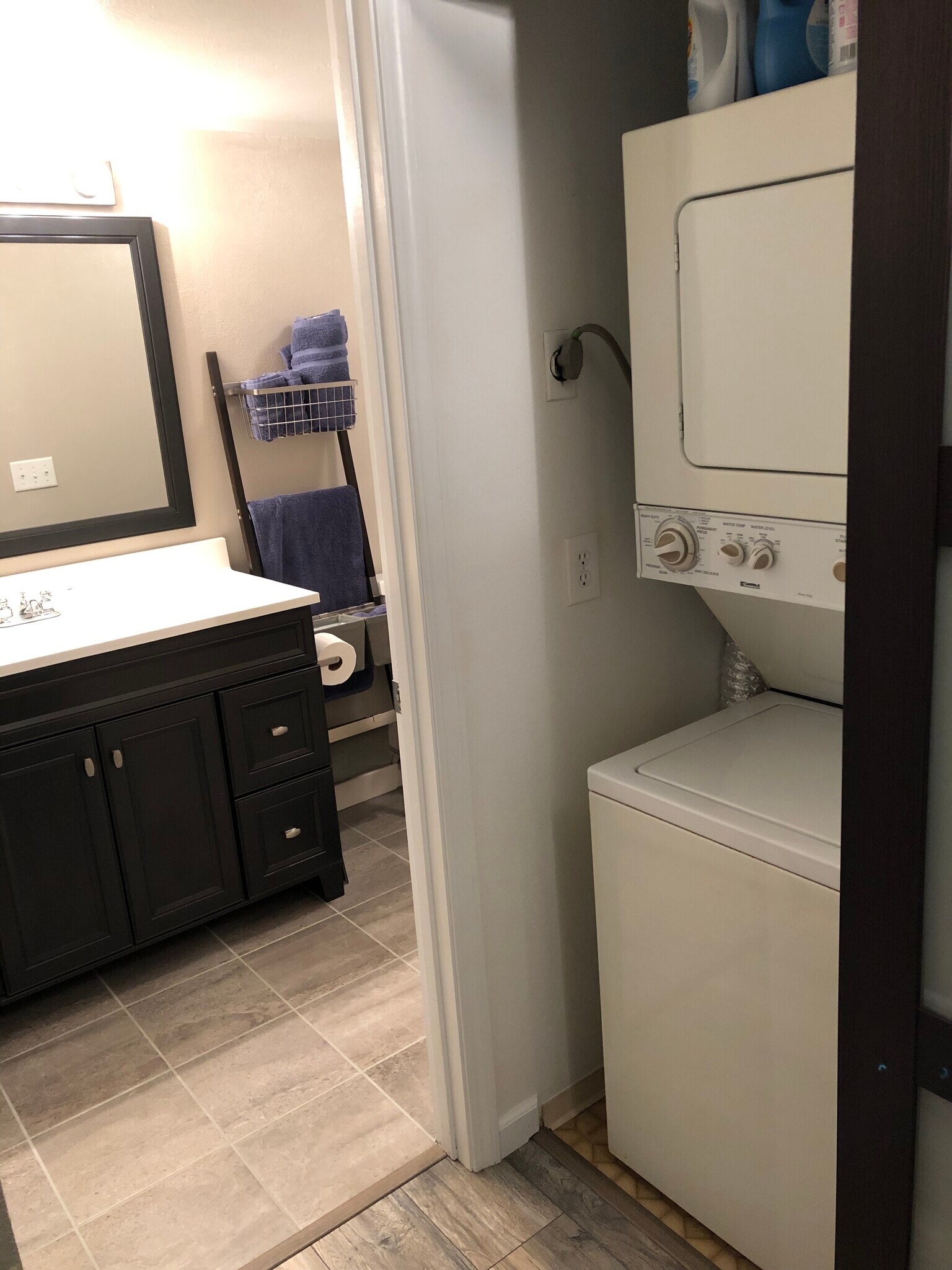 Building Photo - 7395 E Eastman Ave