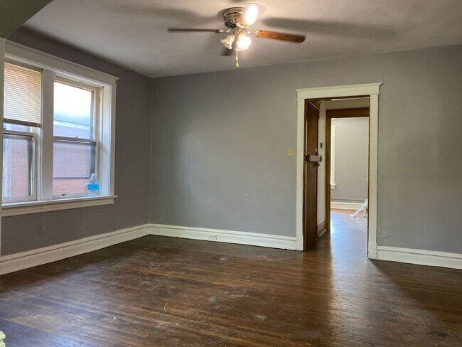 Building Photo - 2nd Floor Unit for Rent