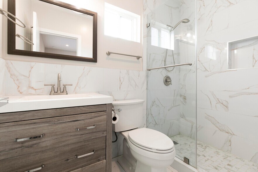 Building Photo - 9156 Morehart Ave