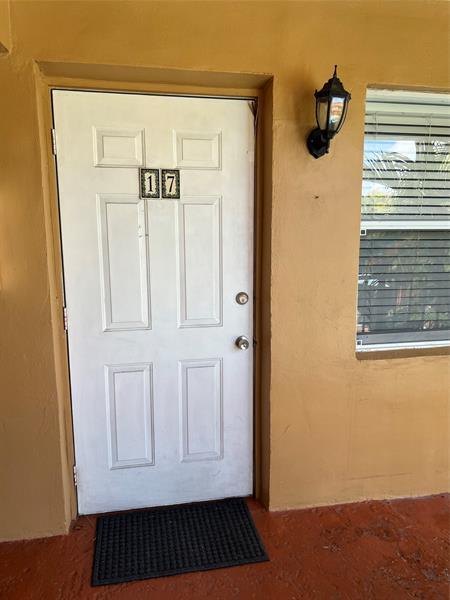 Building Photo - 2016 NE 17th Ct