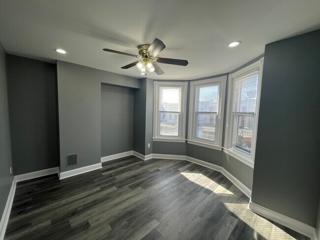 Building Photo - 1611 S Yewdall St