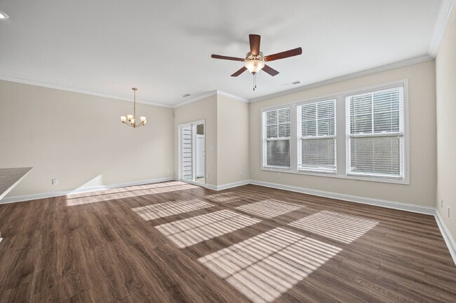 Building Photo - Lake Wylie Townhome with amazing amenities!