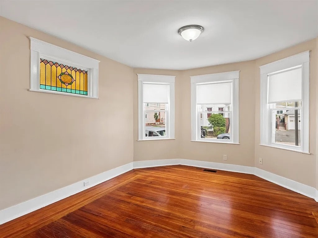 Building Photo - 115 Sagamore Ave