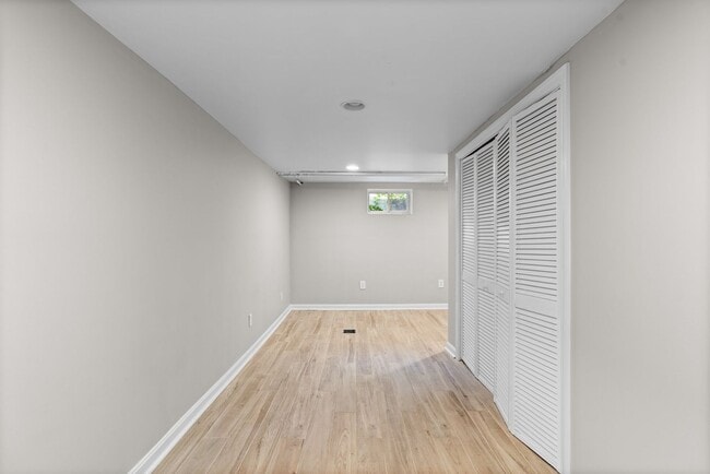 Building Photo - 3 Bed 3 Bath - Bethesda Colonial - Move-In...