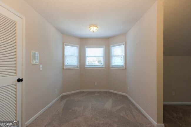 Building Photo - 5166 Wheeler Dr