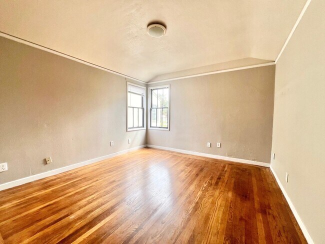 rear bedroom - 1390 Dwight Way