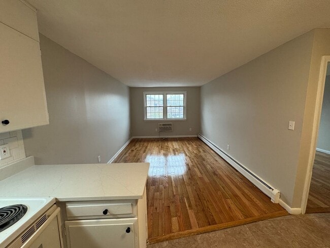 Building Photo - 50 Danbury Dr