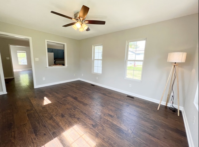 Building Photo - Lovely 3bd 2ba  In the heart of Wake Fores...