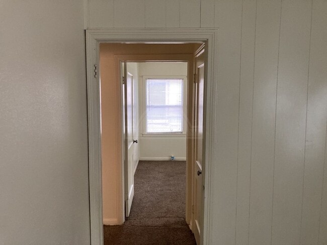 Building Photo - 1601 White