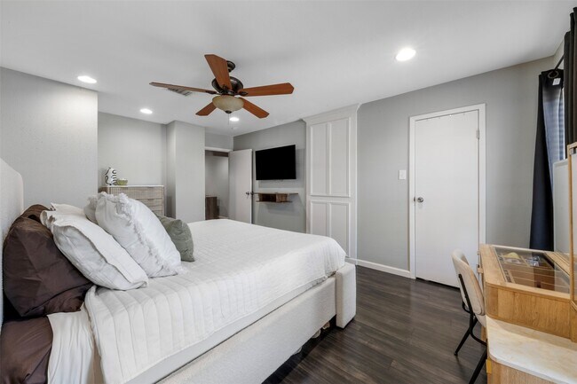 Building Photo - 768 Worthshire St