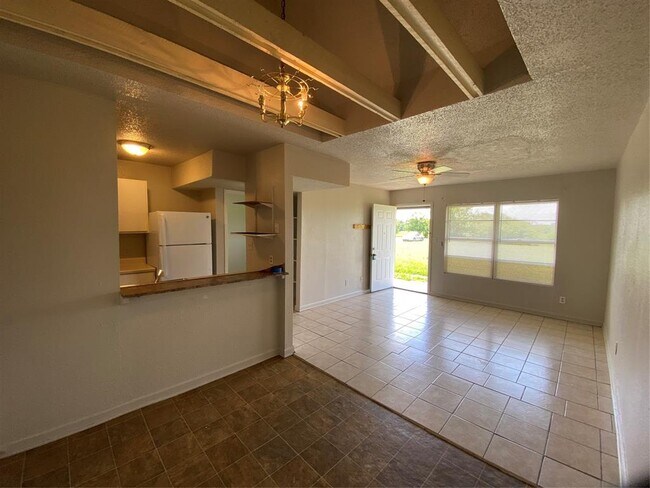 Building Photo - 500 Austin Rd