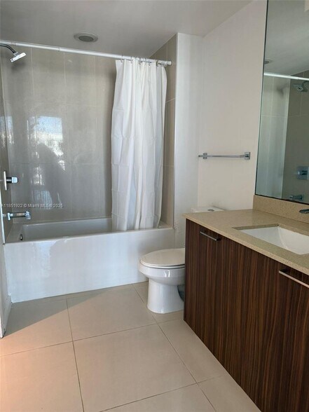 Building Photo - 5252 NW 85th Ave