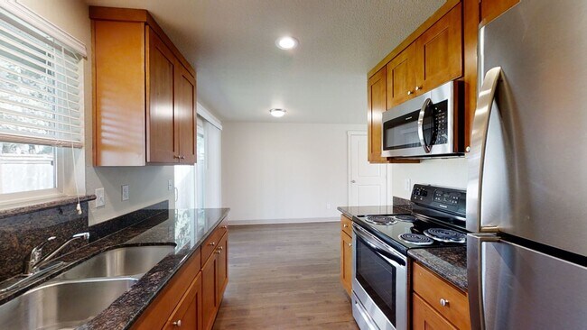 Building Photo - 17402-17404 8TH AVE CT E