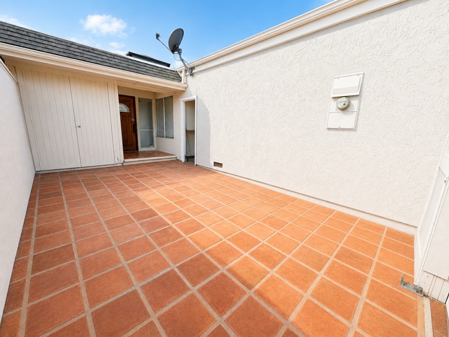 Building Photo - 6337 Caminito Andreta