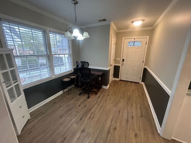 Building Photo - 33 Old Clayton Ct