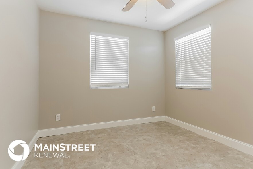 Building Photo - 402 S 12th St