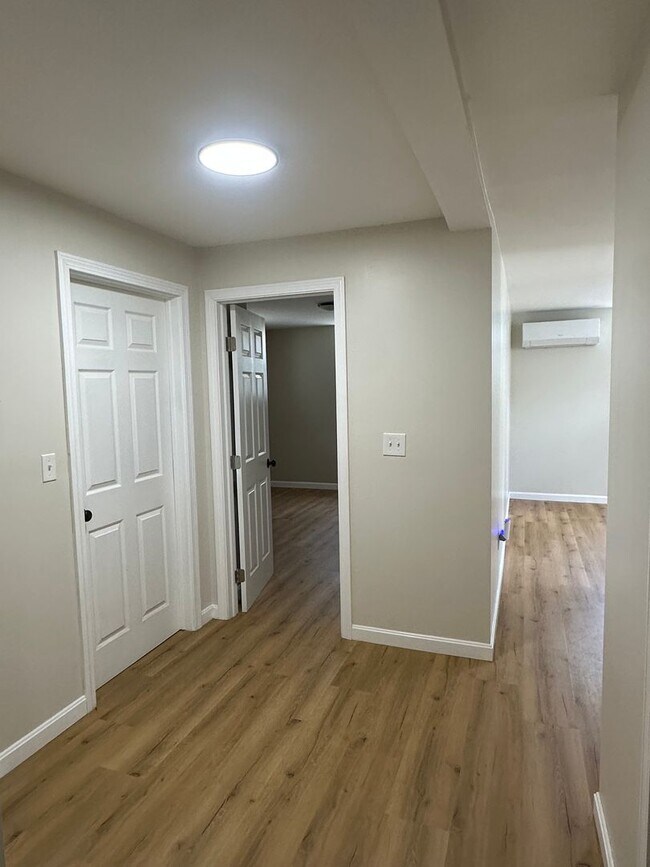 Building Photo - Cozy 1 Bedroom in Johnston!