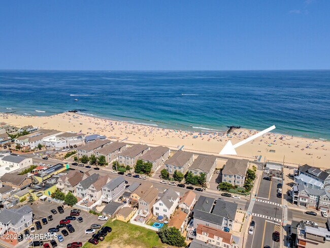Building Photo - 239 Beach Front