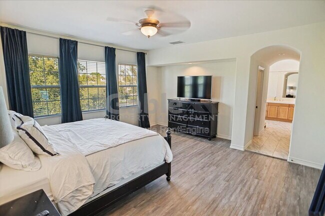 Building Photo - 26155 Lone Rock Ct