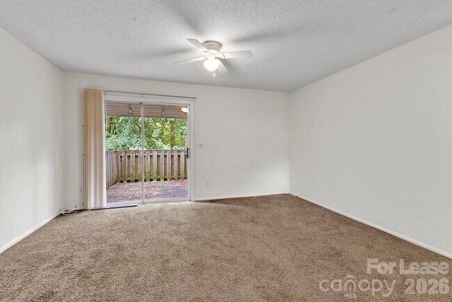Building Photo - 630 Lex Dr