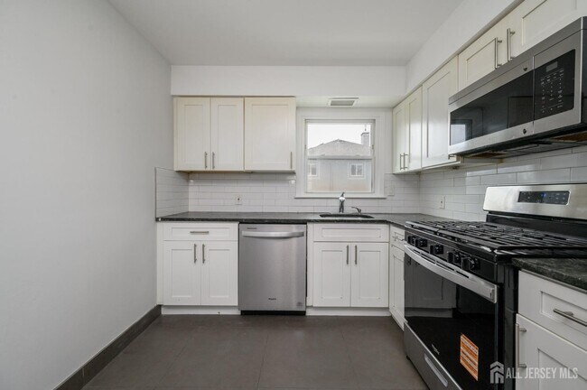 Building Photo - 796 Inman Ave